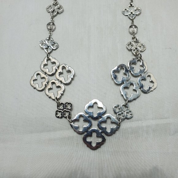 Bijou Clover Link Silver Necklace - Picture 9 of 9